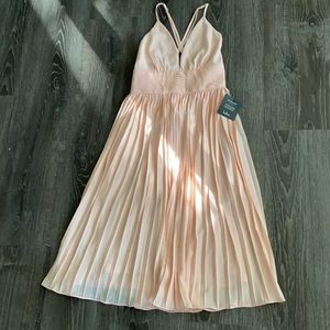 Light pink Lulus dress NWT size Small
